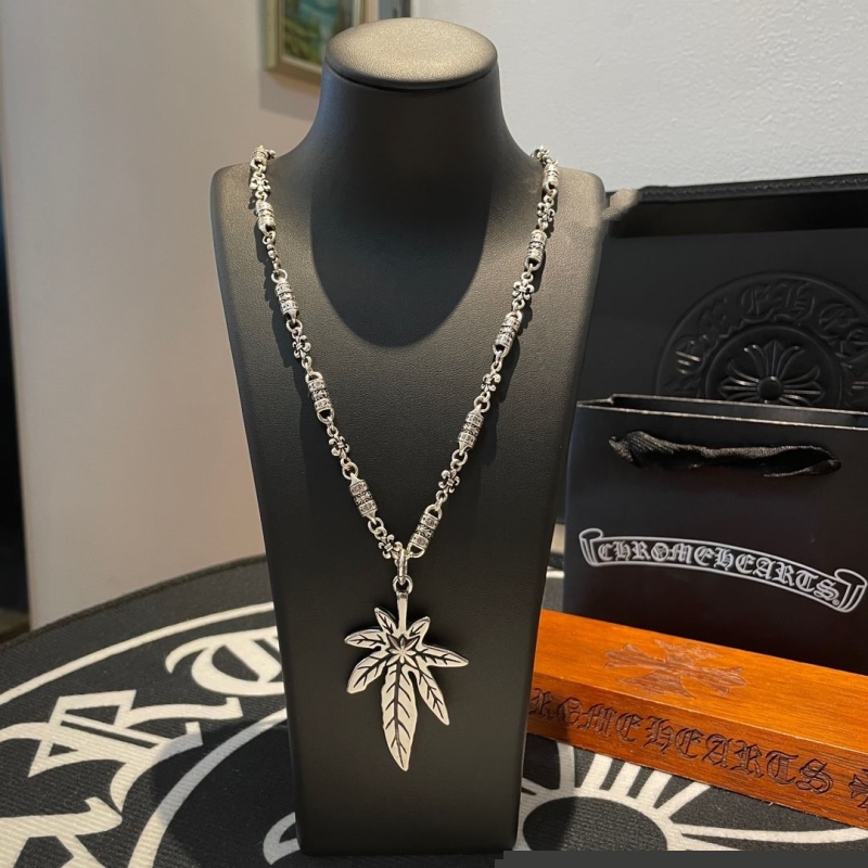 Ch**me He**ts necklaces